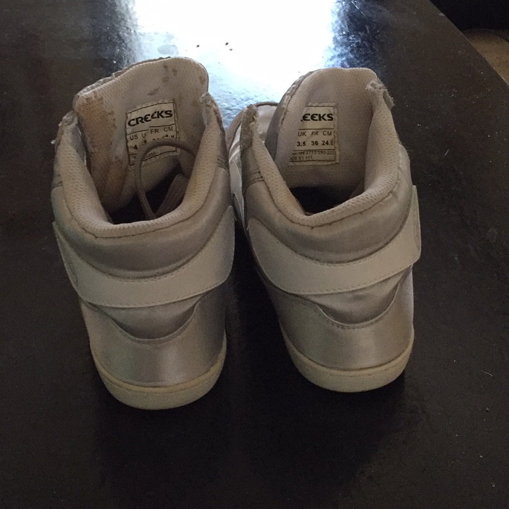 Sneakers - Picture 4 of 4